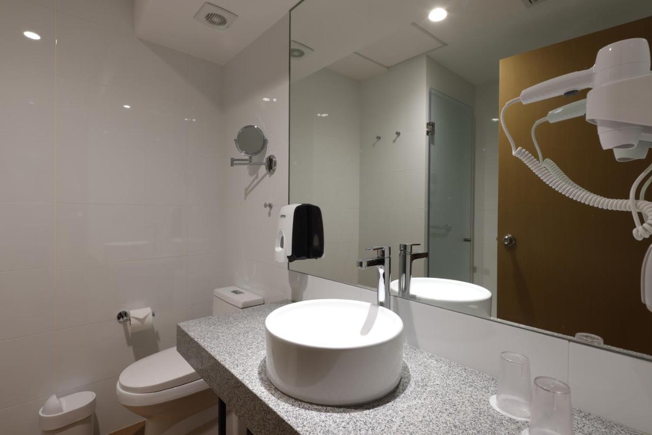 Hotel Casa Andina Standard Benavides Lima Zewnętrze zdjęcie